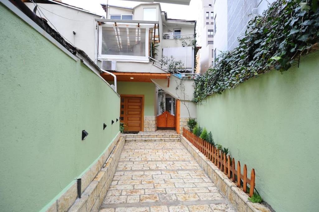 Grandpa House App.1 Tirana