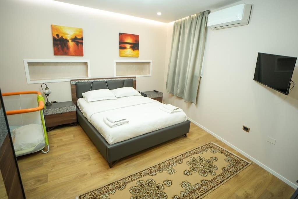 Apartment Grandpa House App.1 Tirana